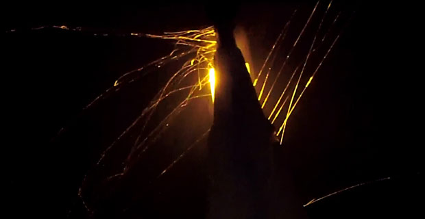 ВИДЕО: Нико не зна одакле паучина на Новом Београду, мистериозна влакна и у другим градовима!